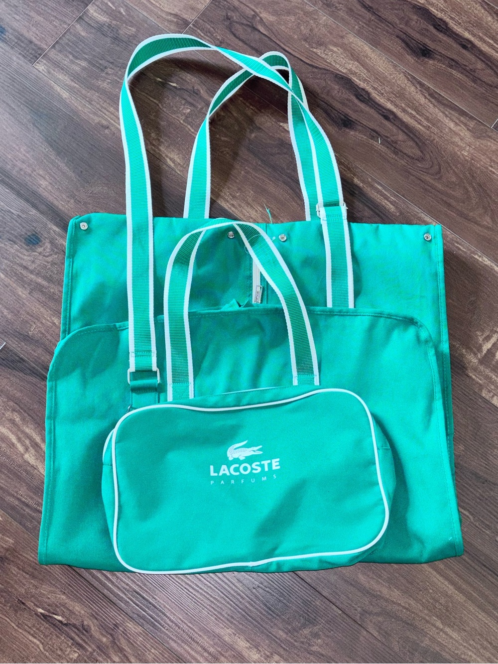 LACOSTE GREEN GARMENT BAG FOLDABLE HANGING 34x22 SHOULDER STRAP TRAVEL WEEKENDER